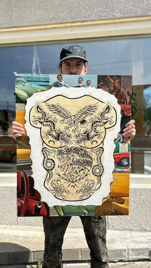 Christophe présente une grande illustration traditionnelle.