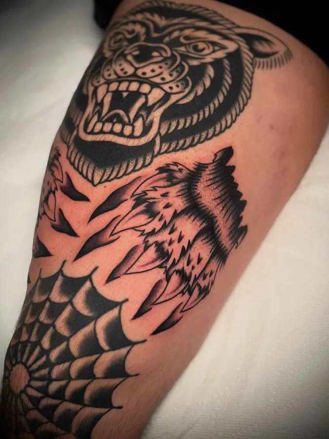 Tigre traditionnel en noir.